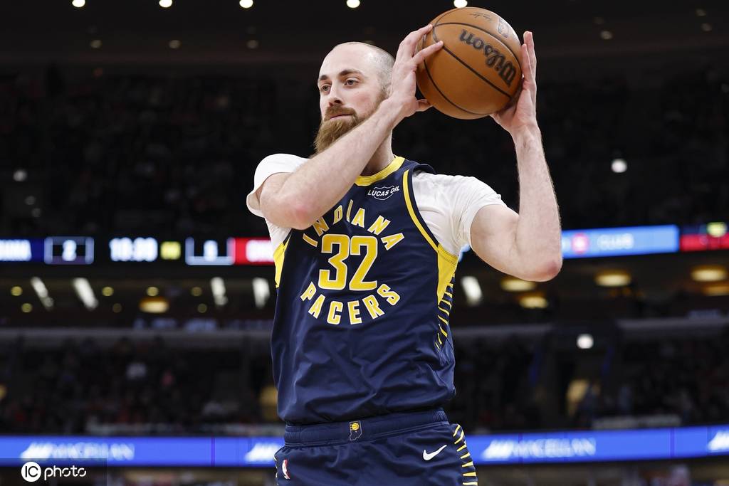 西亚卡姆25分汤普森24分 亚布塞莱20分步行者胜公牛